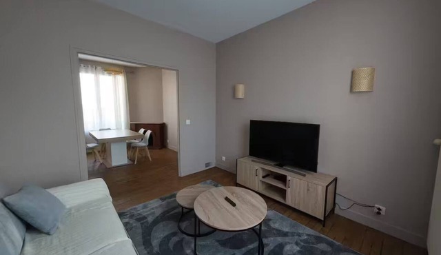 House with garden near RER B transport