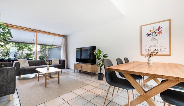 House with garden, sauna and parking lot