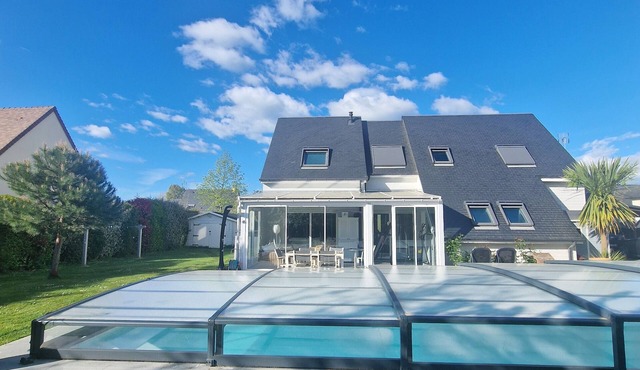 HOUSE WITH HEATED POOL 10x4ml in Sallenelles in the Orne Estuary