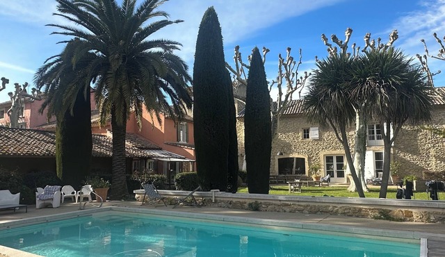 House with heated pool, jacuzzi and sauna for up to 28 people