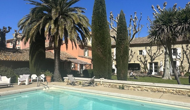 House with heated pool, jacuzzi and sauna for 15 people