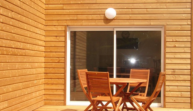 House with heated pool 3 km from the beach