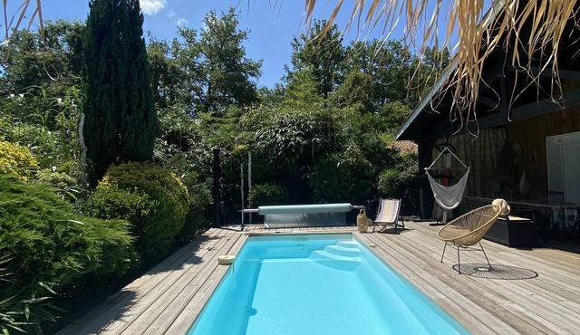House with heated pool and spa on the Arcachon Basin between sea and forest
