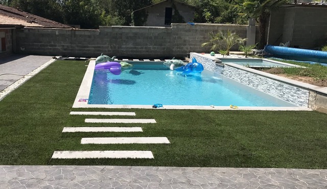 House with heated pool