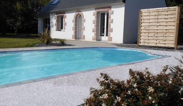 House with heated pool, spa and sauna, large garden