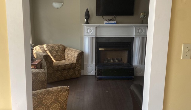 House with Hot tub and fire pit sleeps 12 handy Charlottetown and beaches