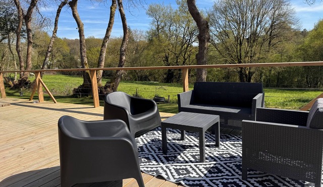 House with indoor pool at the foot of Lac de Guerlédan