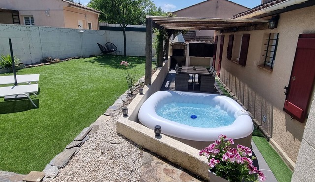 House with Jacuzzi near Carcassonne