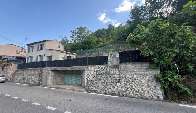 House with Jacuzzi 20 minutes from Nice