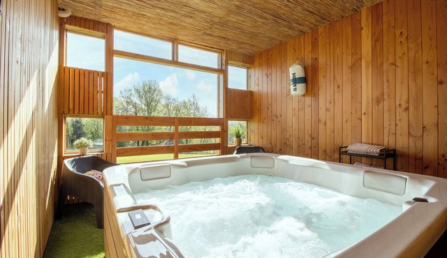 House with Jacuzzi and View in La Roque-Gageac – 2 Bedrooms, Terrace, Air-conditioned, 6 Guestsn