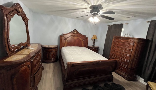 House with JACUZZI * Luxury * 3BR. { ExclusiveDiscounts }