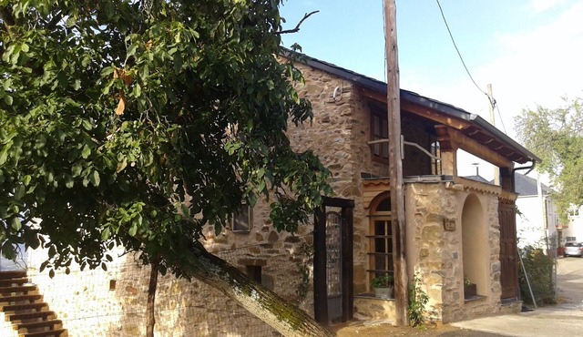 House with large garden in small village, Tedejo, Folgoso de la Ribera León