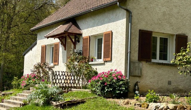 House with large garden and petanque game. Ideal at any time !