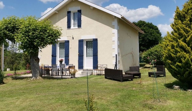House with large garden & private wood in Dordogne