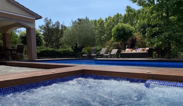 House with large private pool, ping pong, barbecue, fresh eggs every day.