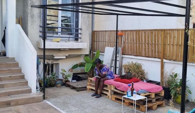 House with outbuilding near Stade de France