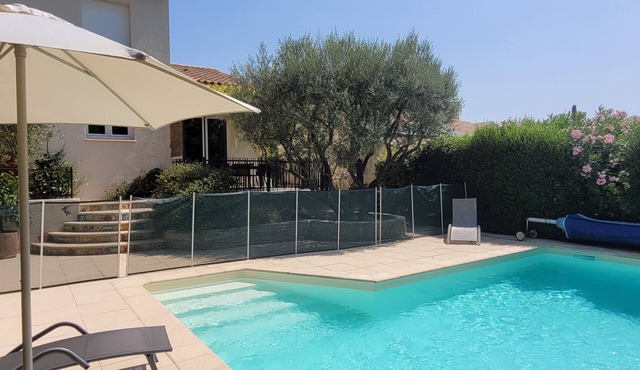 House with pool near Montpellier