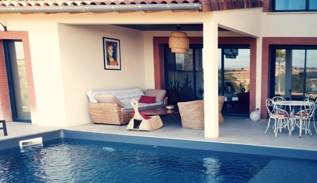 House with panoramic view of the Pyrenees