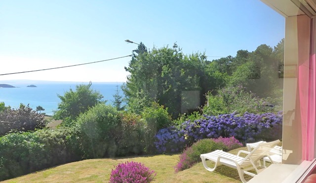 House with panoramic sea view and dream beach at 500 m