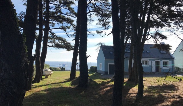 HOUSE with panoramic views of the sea and Port Tudy