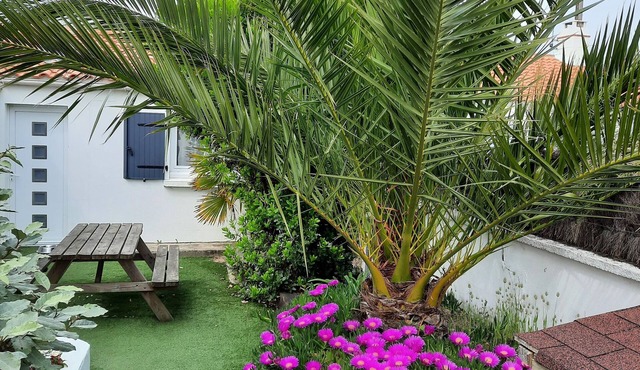 House with patio 5 minutes from the beach