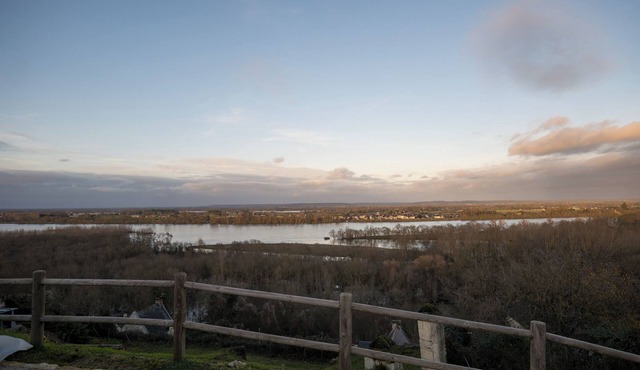 House with patio; Loire view