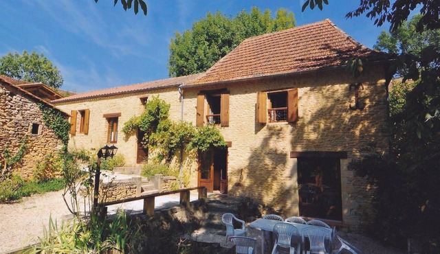 House with Perigourdine style, in a 7 hectares estate