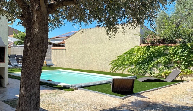 House with pool and garden