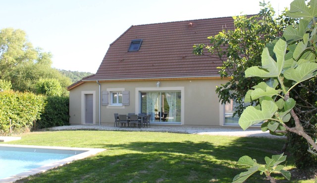 House with pool 5 minutes from Lascaux Caves