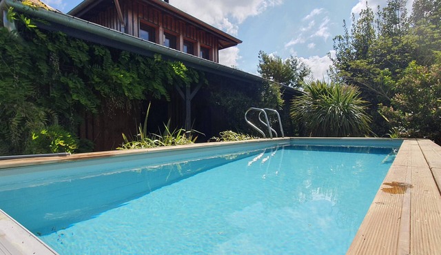 House with pool - 8 guests