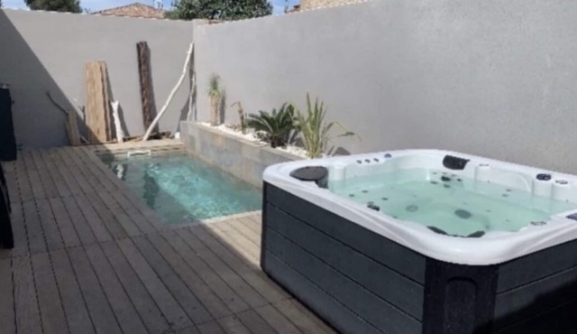 House with Pool and Jacuzzi near Montpellier and its beaches