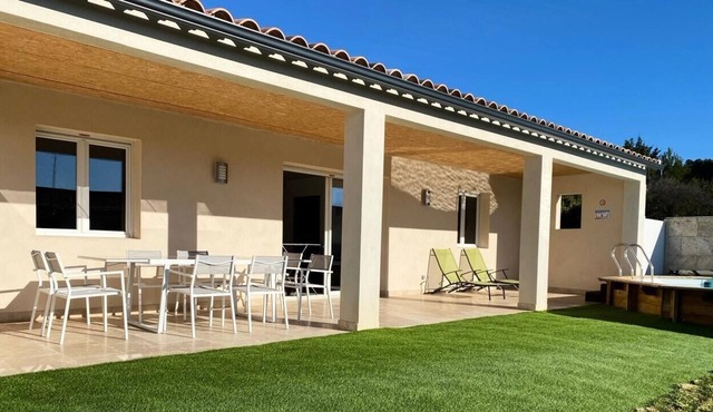 House with pool and private garden in Saint-Théodorit - House 4 Rooms 8 people