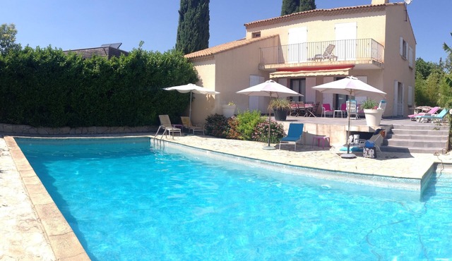 House with pool and garden close to Montpellier South Sea Road