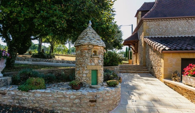 House with Pool and Garden in the Heart of Black Périgord