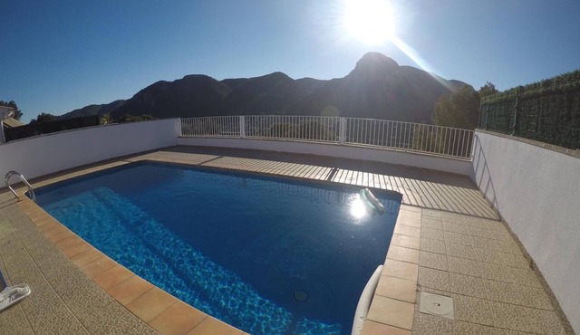 HOUSE WITH POOL AND IMPRESSIVE VIEWS
