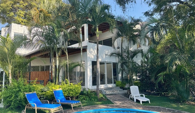 House with pool and terrace, quiet place to enjoy.