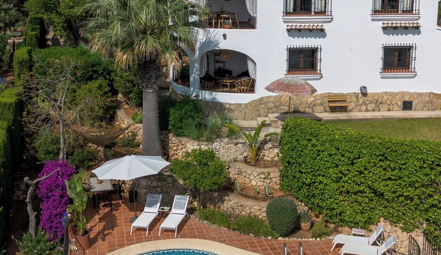 House with pool and panoramic views near Denia