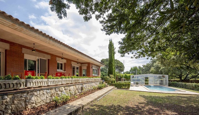 House with pool in Vilobí d'Onyar