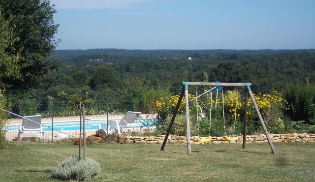 House with pool in "PERIGORD NOIR"