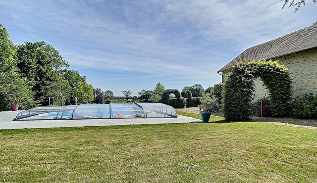 House with pool in the heart of Berry
