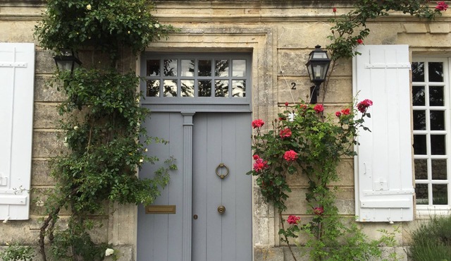 House with pool in the heart of the Bordeaux vineyards