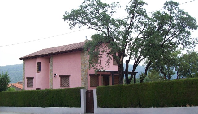 House with pool, near the sea in the mountains, Serra Espada natural park