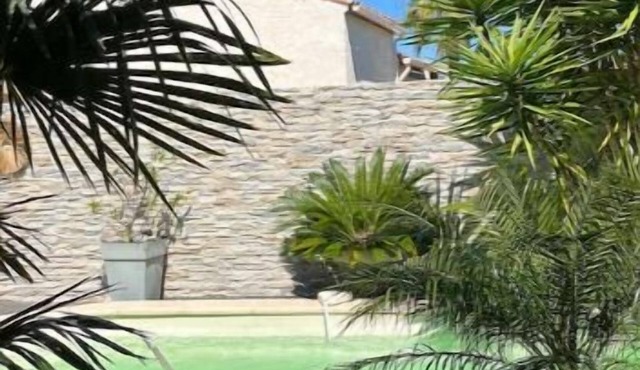 House with pool near the sea