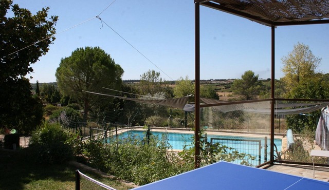 House with pool on the edge of the garrigue, dominant view