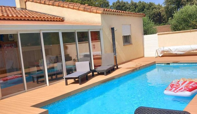 House with private pool 4-5P