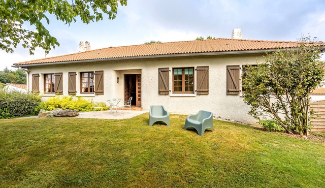 House with Private Spa/Sauna, 20 Minutes from Puy du Fou