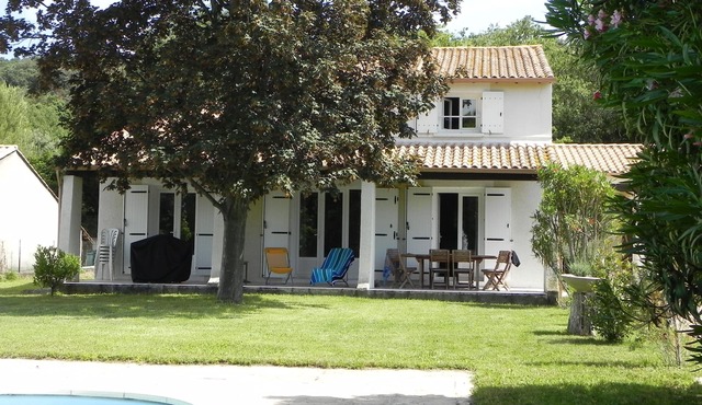House with private garden & pool between Nîmes, Pont du Gard and Uzès