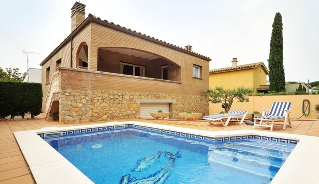 House with private pool.HUTG-001360