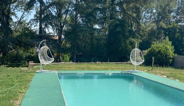 House with private pool, barbecue, large garden, ideally located