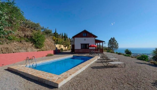 House with Private Pool (Piscis)